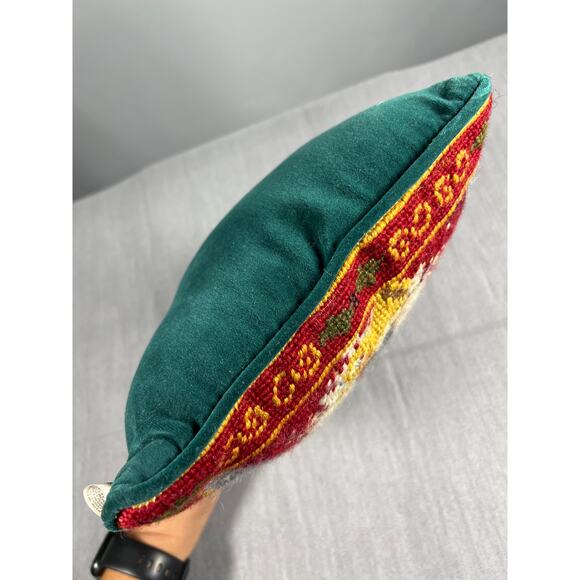 Christmas Needlepoint Santa, Midwest Importers, Size 12" x !0 1/2" - Picture 3 of 12